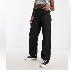 Levi's ‘94 Baggy Black Cargos Women’s Size 32 X 30 NEW
